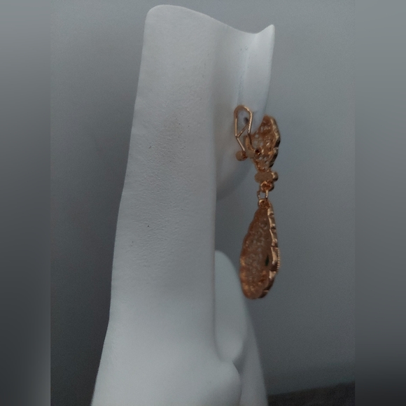 Timeless Elegance: Chic Classic Gold Color Drop Earrings - Picture 13 of 16